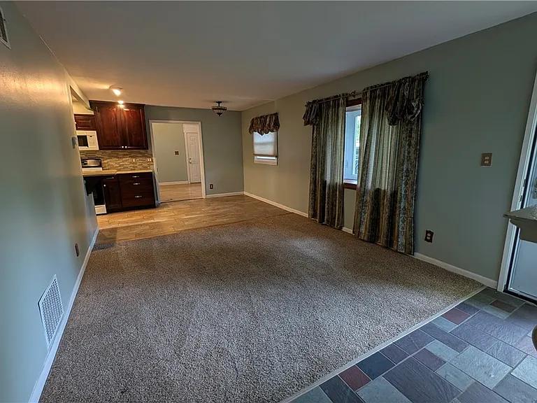 15 Wexford Rd — Photo 2