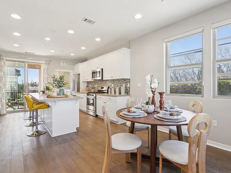 951 Arrowleaf Pl — Photo 8