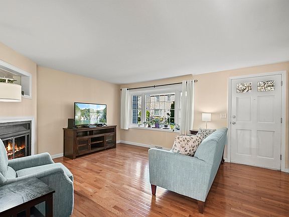 3rd image of 62 Prescott Dr #62