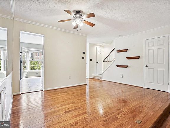 4th image of 4227 Sleepy Lake Dr