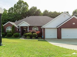 2721 N Shadybrook Cv, Fayetteville, AR 72703