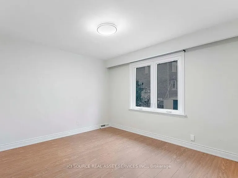 4 Dempster St #MAIN FL — Photo 4