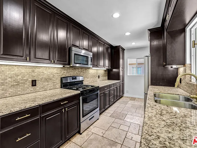 6254 Ben Ave — Photo 11