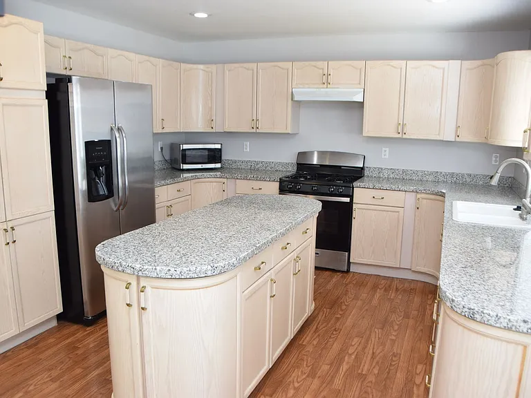 7811 Howard Dade Ave — Photo 12