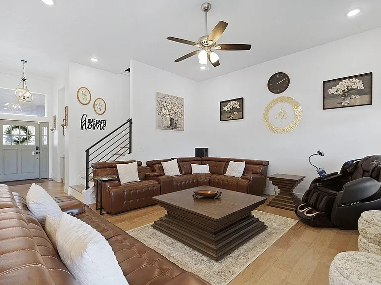 703 S Hickory Dr — Photo 9