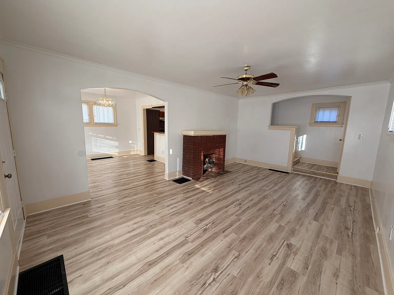 4 bed, 1.5 bath, 1478 sqft, $1,500 — Photo 2