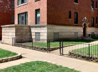 1208 W Waveland Ave #1, Chicago, IL 60613