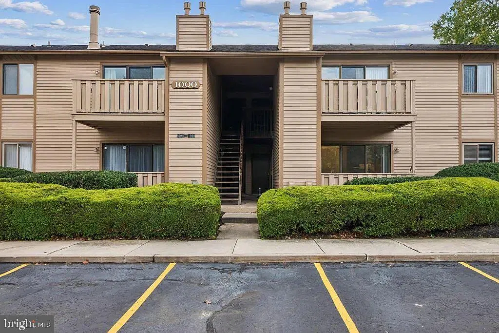 1001 Woodhollow Dr — Photo 1