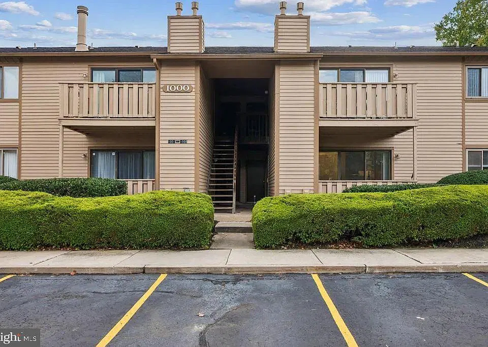 1001 Woodhollow Dr