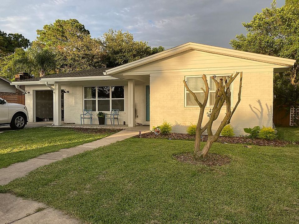 1st image of 15 Bonita Dr