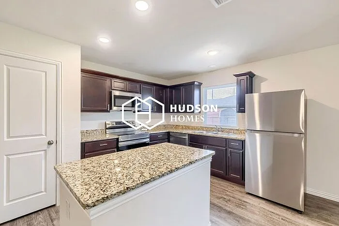 2719 Bermuda Dr — Photo 6