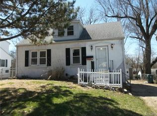 88 Reasor Dr, Saint Louis, MO 63135