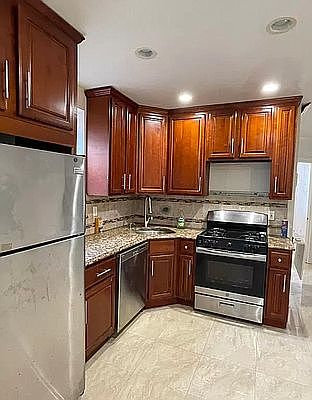 2nd image of 50 Clara St #1R