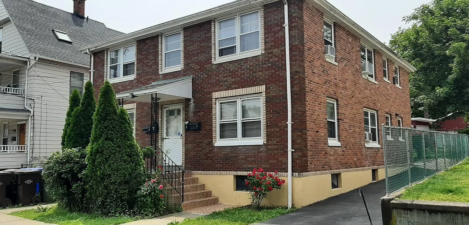 2 bed, 900 sqft, $1,850 — Photo 1