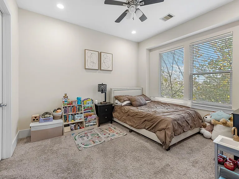209 Burr St #D — Photo 13