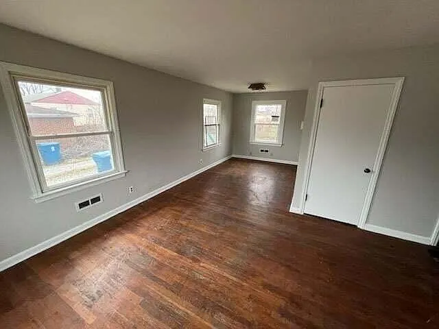 811 E 15th Ave — Photo 16