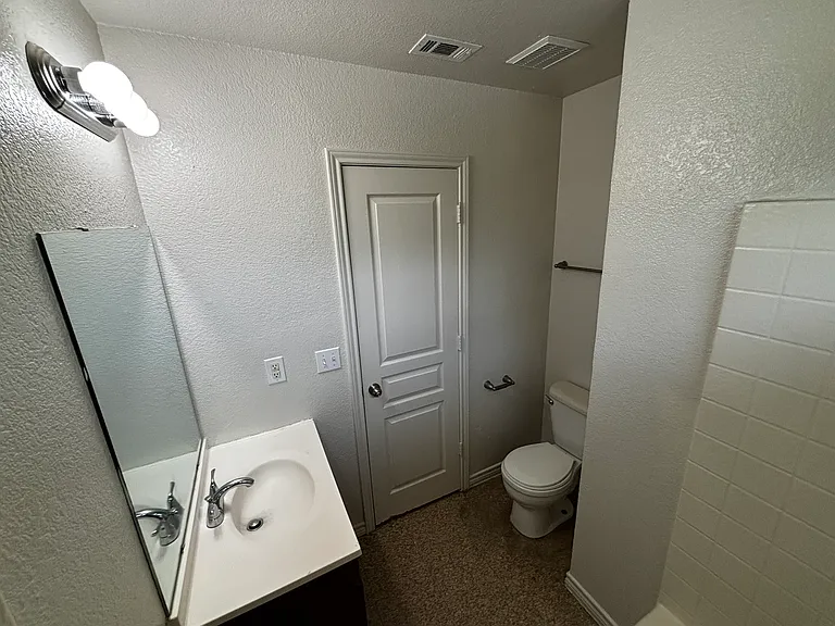 501 Henderson St — Photo 12