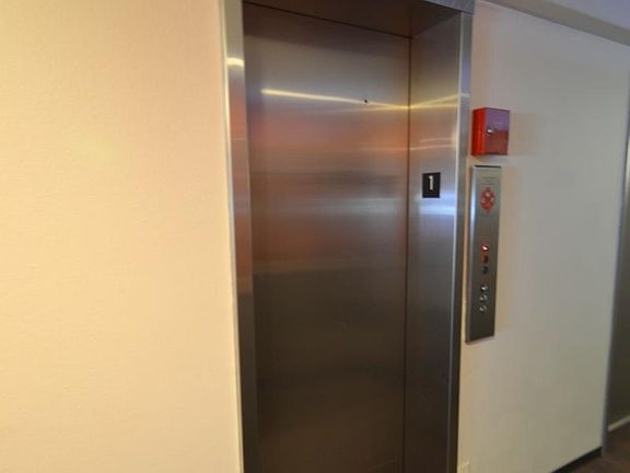 4th image of 733 Lake St S APT 210
