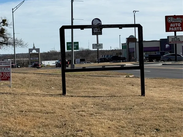 1718 W Broadway Ave, Sulphur, OK 73086