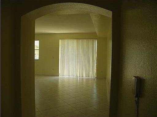 3rd image of 8980 W Flagler St APT 207