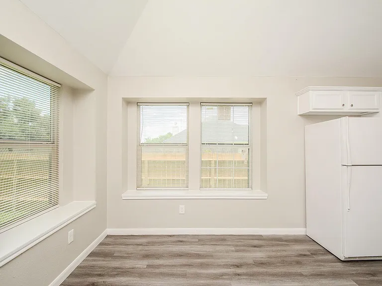 12202 Duane Ct — Photo 7