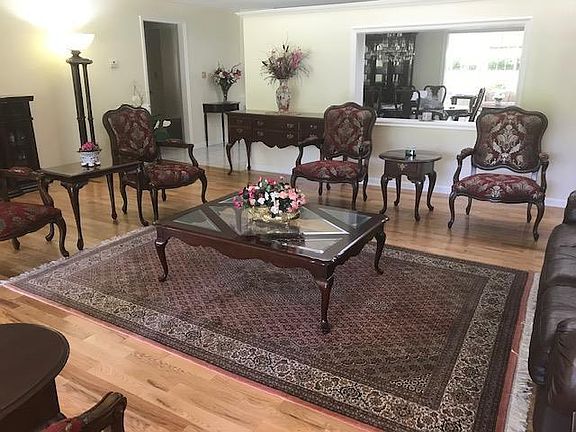 5th image of 1501 Davis Dr