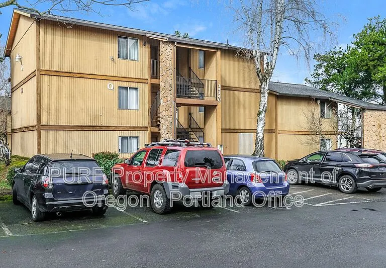 Parkway Garden — Photo 20