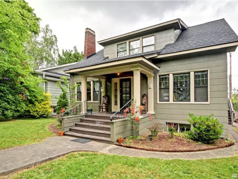 2812 Montlake Blvd E