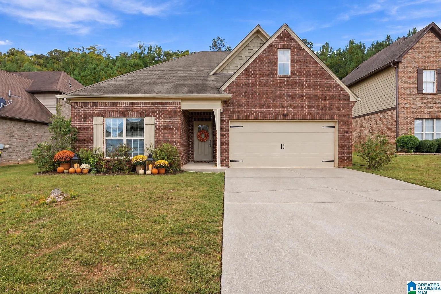 3 bed, 2.0 bath, $1,749 — Photo 1