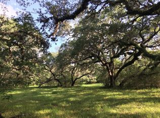 135 Center Tree Dr, Palacios, TX 77465