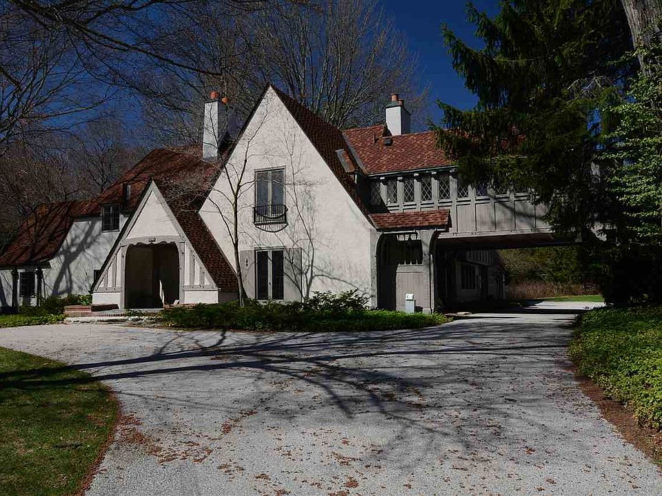 1st image of 923 W Park Dr