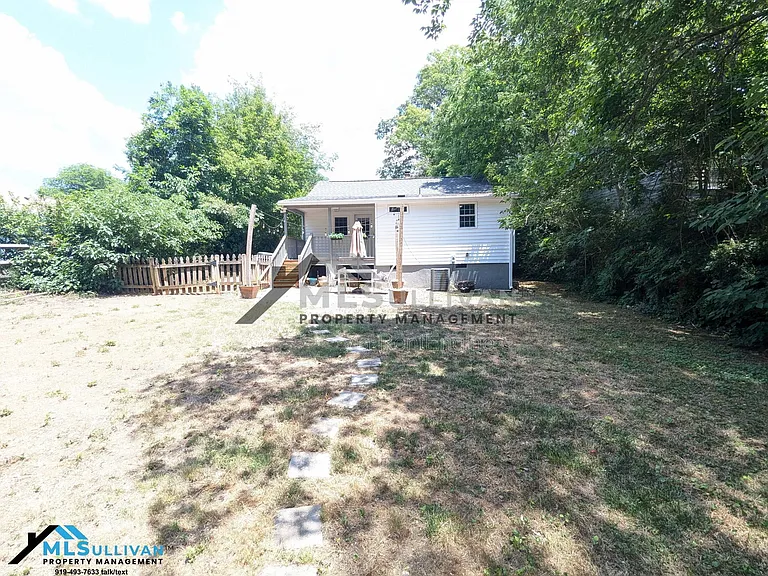 531 Lakeshore Dr — Photo 11
