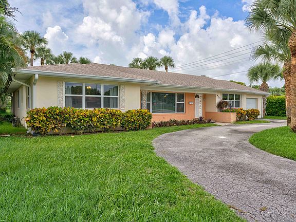 2nd image of 452 Date Palm Drive