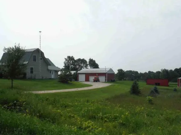 8051 W Broomfield Rd, Remus, MI 49340