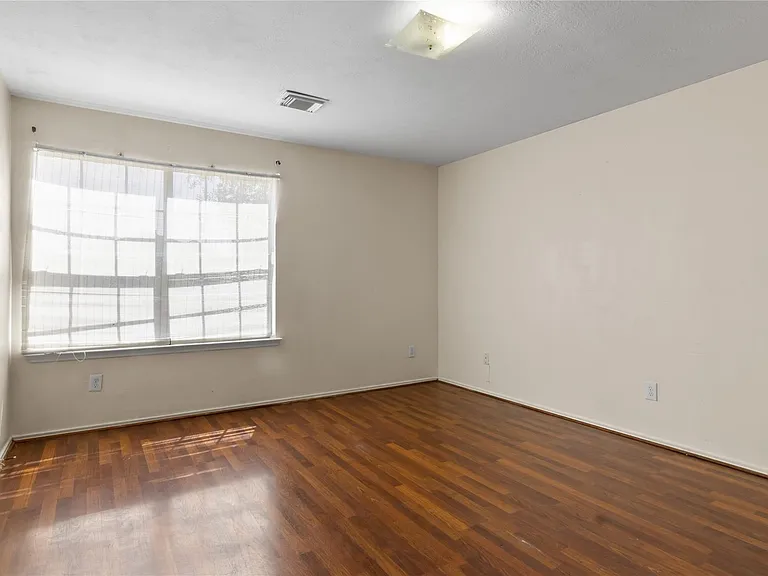 5815 Clerkenwell Dr — Photo 17