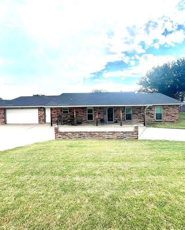 1102 S 5th St - Property Image