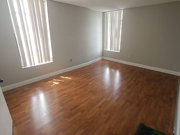 3rd image of 9682 Fontainebleau Blvd