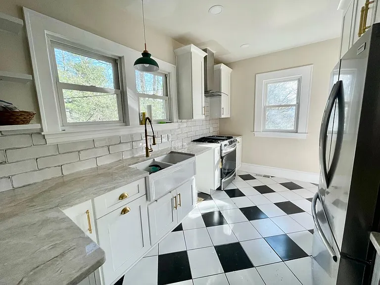 22 Fenner Ave — Photo 11