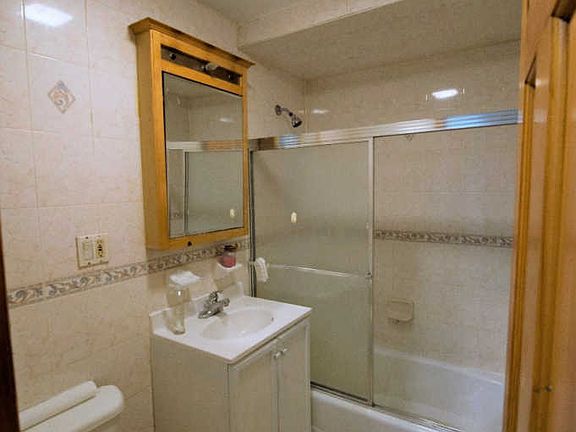 5th image of 2975 Shore Pkwy #1