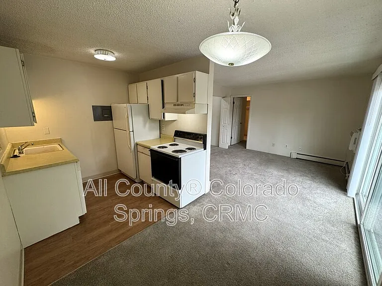 5030 El Camino Dr #4 — Photo 2