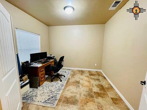 4th image of 3905 N John Wesley Ct