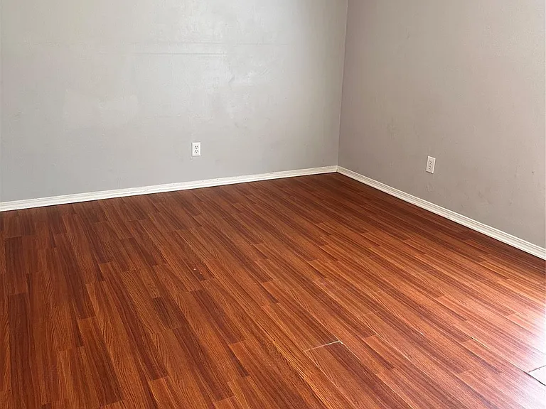 3323 Brookdale Dr — Photo 9