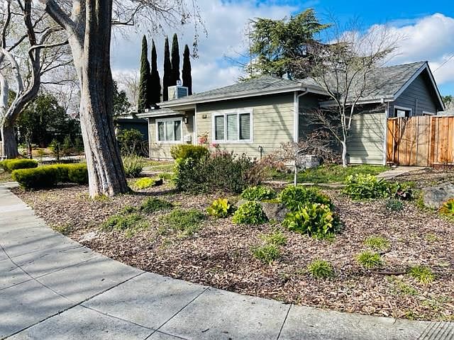 1st image of 899 Clara Dr