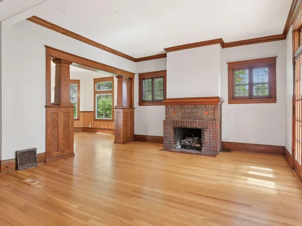 597 Forest St, Saint Paul, MN 55106