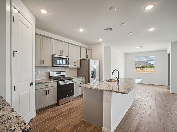 Wales Ranch - Marigold Interior Image 3