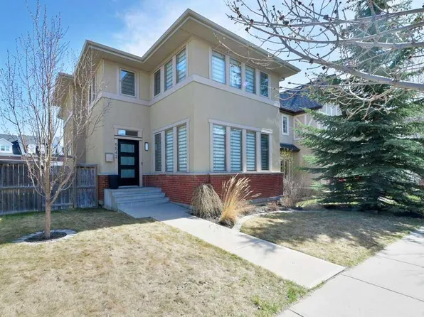 5542 W Henwood St SW, Calgary, AB T3E 6Z3