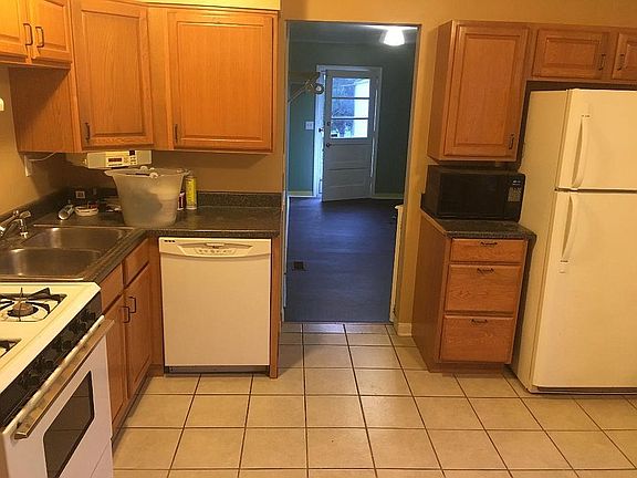 Kithcen to backyard thru laundry room