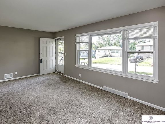 4th image of 9912 Nina St