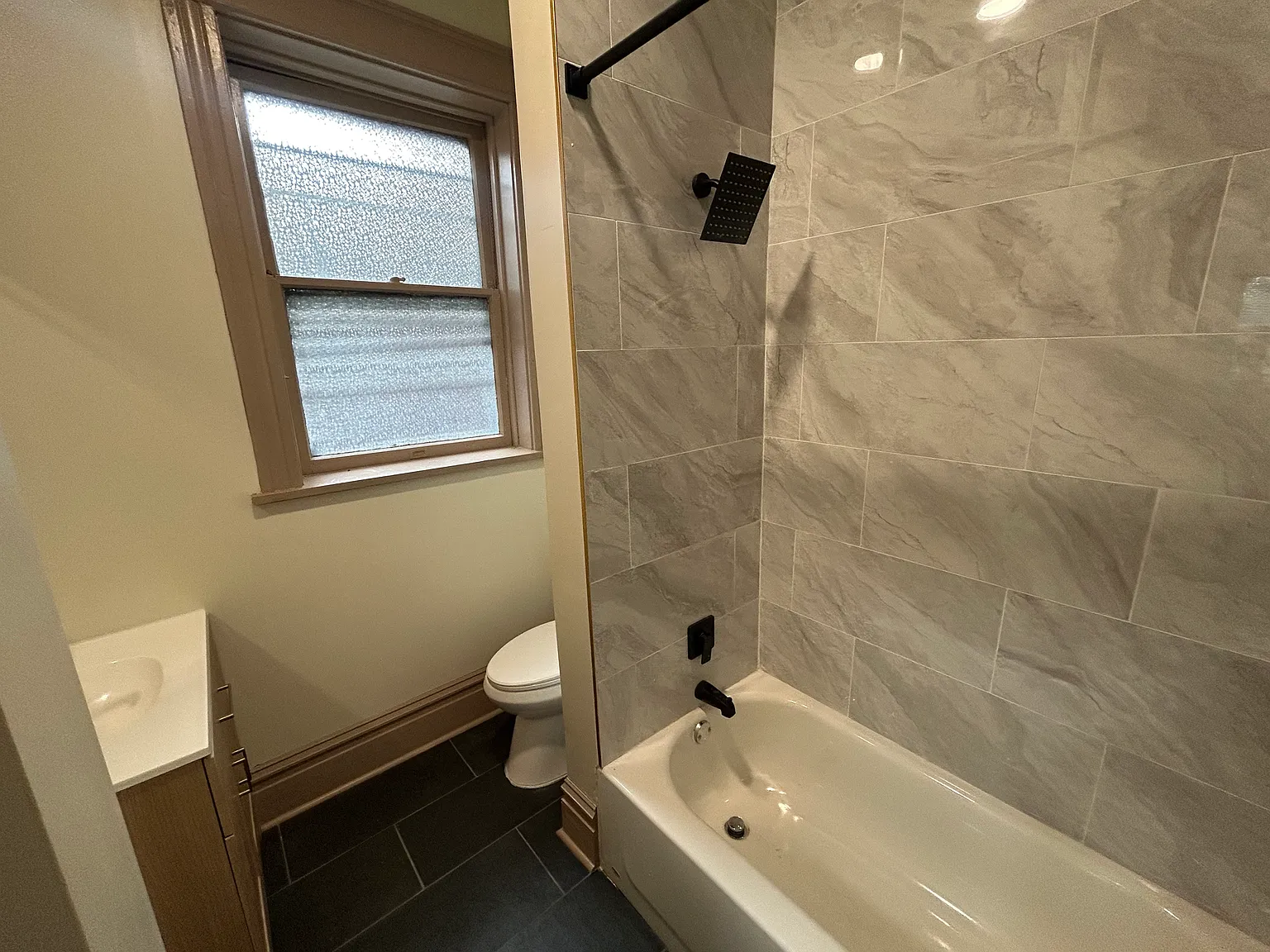 2 bed, 1100 sqft, $1,950 — Photo 2