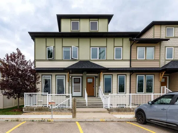 339 S Viscount Dr #901, Red Deer, AB T4R 0S2